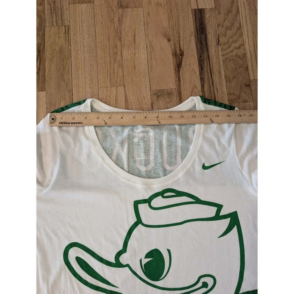 Women's Large Nike Oregon Ducks Scoop Neck T-Shirt Retro Buttery Soft Oversized - Picture 10 of 11